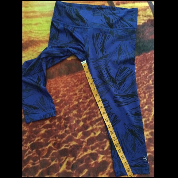Zumba Wear Capri Leggings Size XSmall - Picture 3 of 8